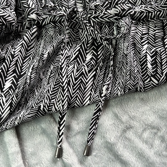 🎯NWOT Splendid Etched Arrow Print Jumpsuit Size Small - Picture 6 of 10